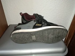 Zapatillas skate DC Talla 42 Negro y Dorado