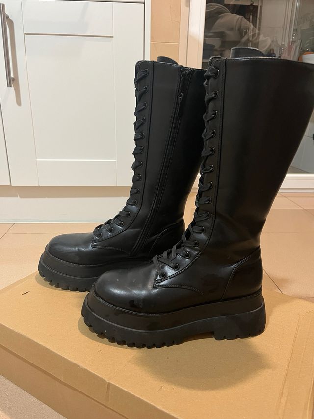 Botas Ulanka altas cordones plataforma track. 