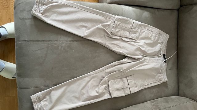 Pantalones cargo beige