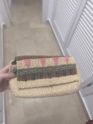Cartera de rafia Parfois