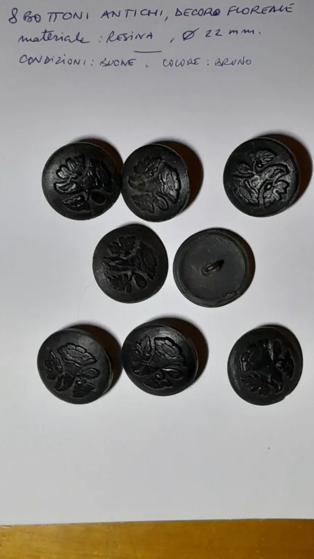 8 Bottoni Antichi a decoro floreale