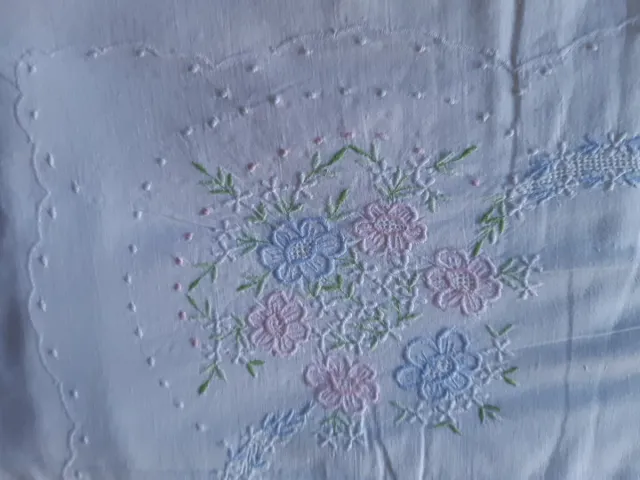 Lençol bordado para cama de 135cm