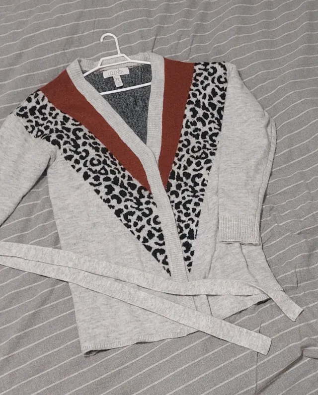 Jersey largo estampado animal print gris