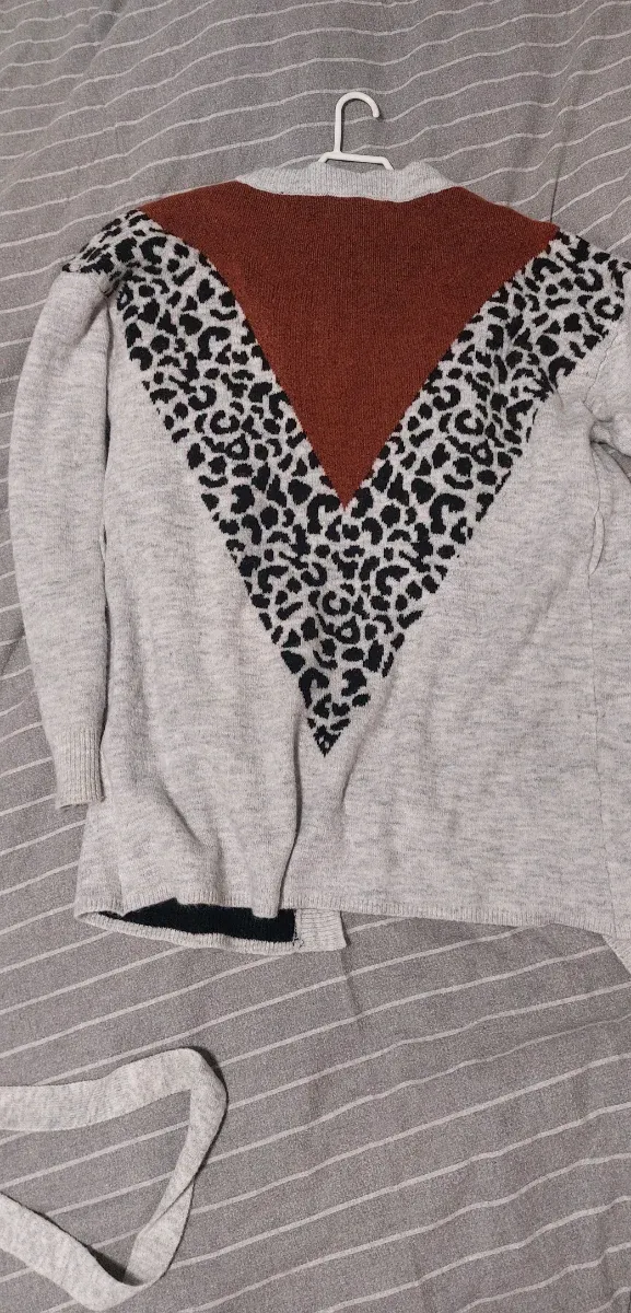 Jersey largo estampado animal print gris