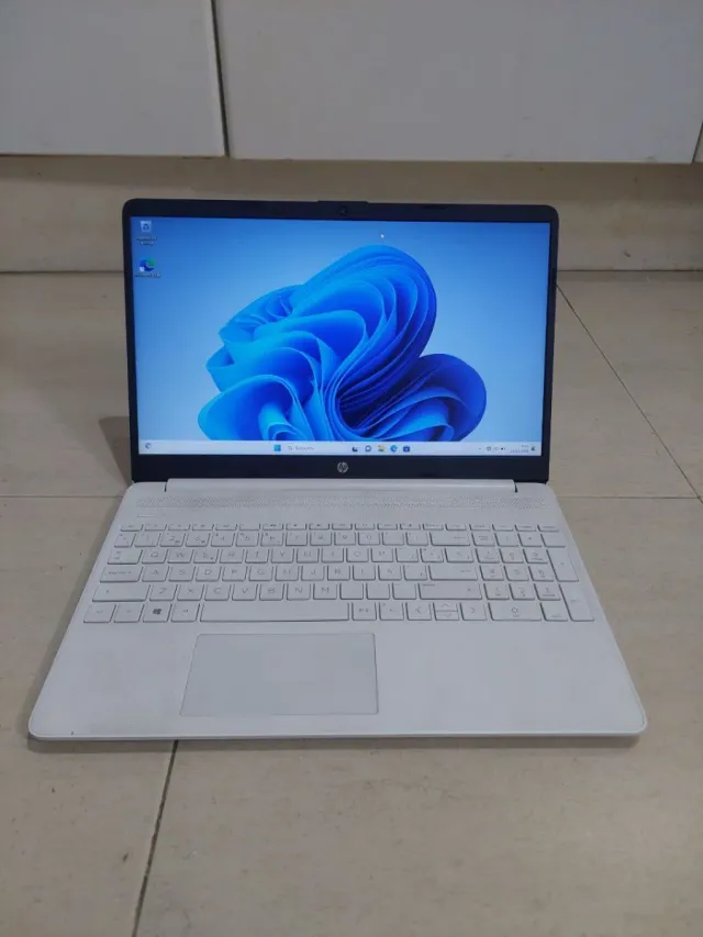 Ordenador Portátil HP blanco