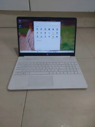 Ordenador Portátil HP blanco 
