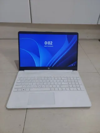 Ordenador Portátil HP blanco 