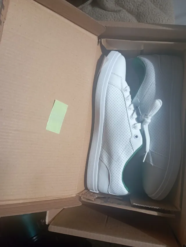 Zapatillas blancas y verdes