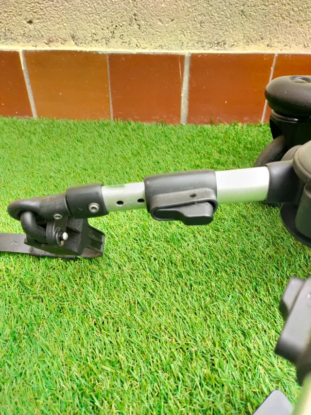 Patinete con sillín para cochecito