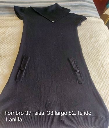 Vestido negro tejido cuello alto