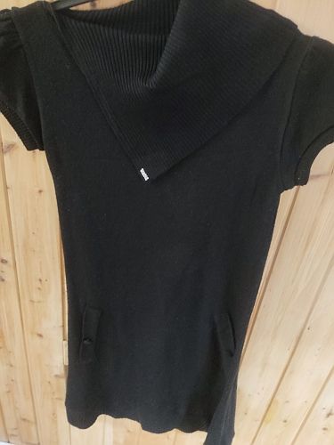 Vestido negro tejido cuello alto