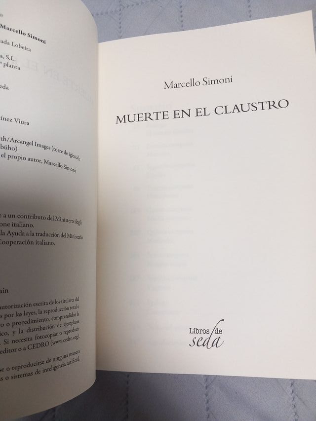 Muerte en el claustro