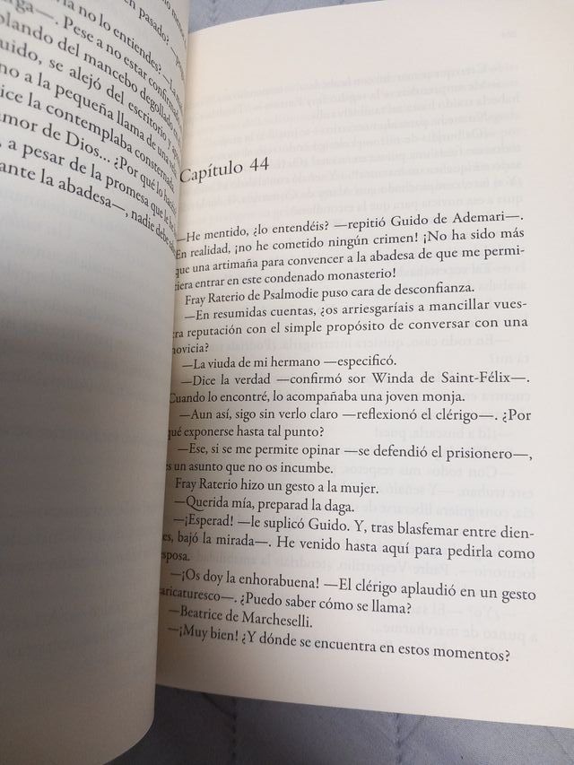 Muerte en el claustro