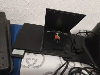 Consola Negra con 25 juegos y regalo 7 juegos más.