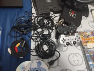 Consola Negra con 25 juegos y regalo 7 juegos más.