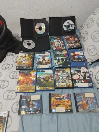 Consola Negra con 25 juegos y regalo 7 juegos más.