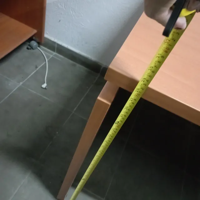 Mesa de despacho de madera