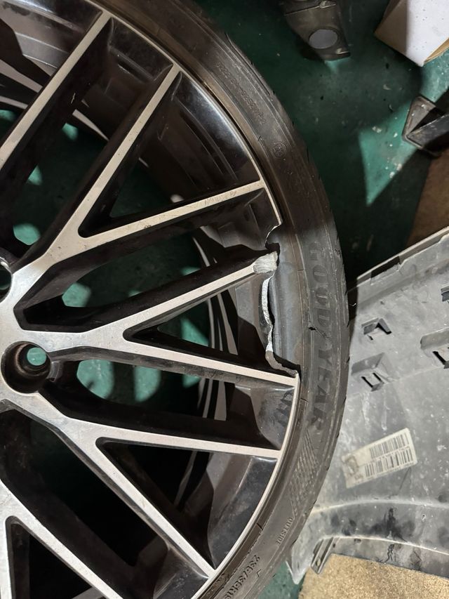 Llanta 19 Seat Leon MK3 Cupra para reparar