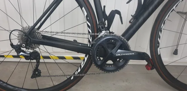 Bicicleta Specialized Tarmac Negra.  Talla 52