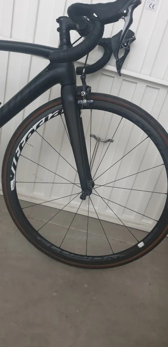 Bicicleta Specialized Tarmac Negra.  Talla 52