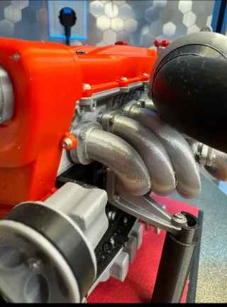 Motor NISSAN GT-R a escala