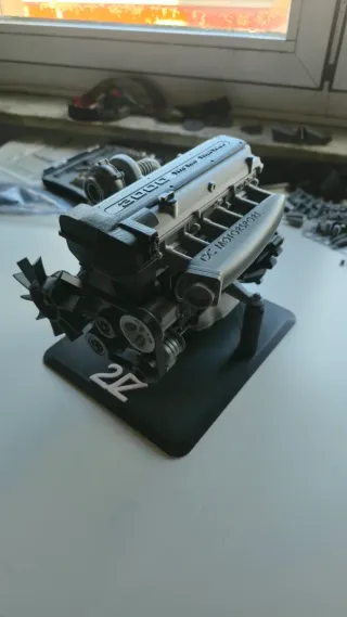 Motor NISSAN GT-R a escala