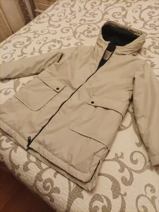 Parka Zara color crema talla como una  M. Sin usar