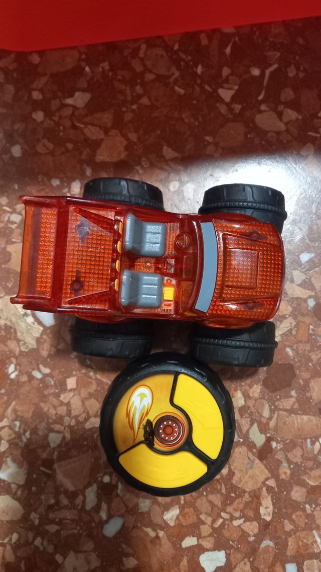 Coche de Juguete Rojo y Amarillo