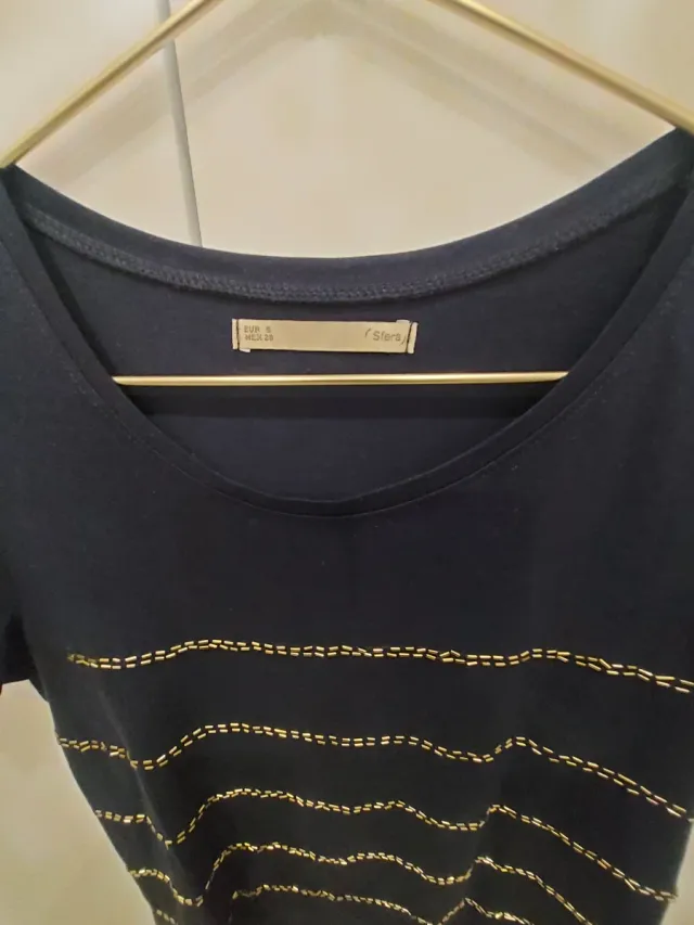 Camiseta Sfera Talla S Detalles Dorados