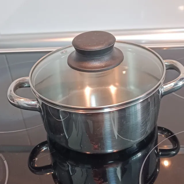 Olla Ikea Negra con Tapa de Cristal