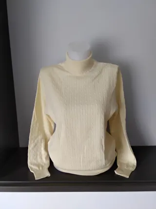 Jersey de punto amarillo pastel