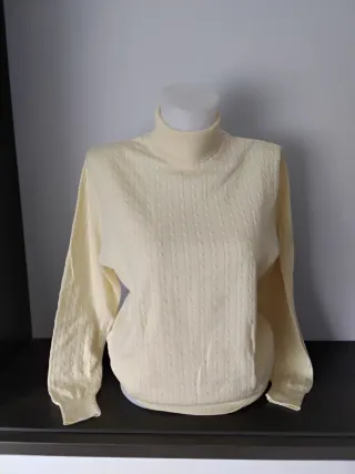 Jersey de punto amarillo pastel