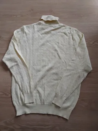 Jersey de punto amarillo pastel