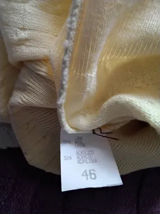 Jersey de punto amarillo pastel