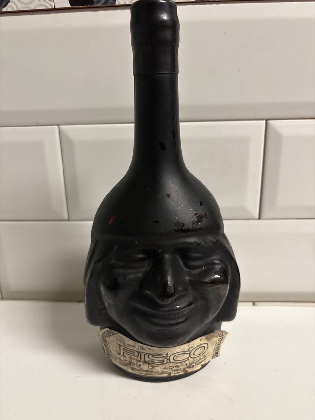 Botella Pisco Cara Indígena Negra