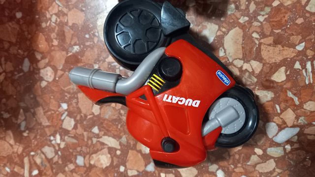 Juguete moto Ducati rojo