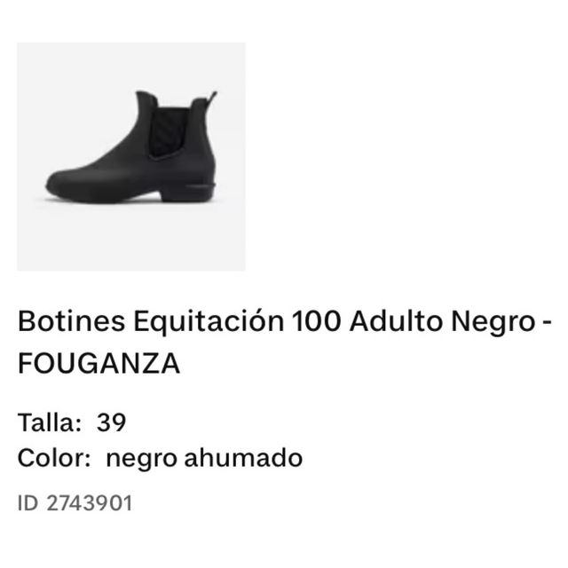 Casco, botas, polainas y pantalón de equitación