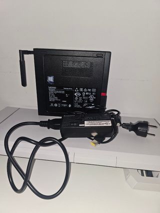 Lenovo Thinkcentre M720Q Mini PC + Cargador