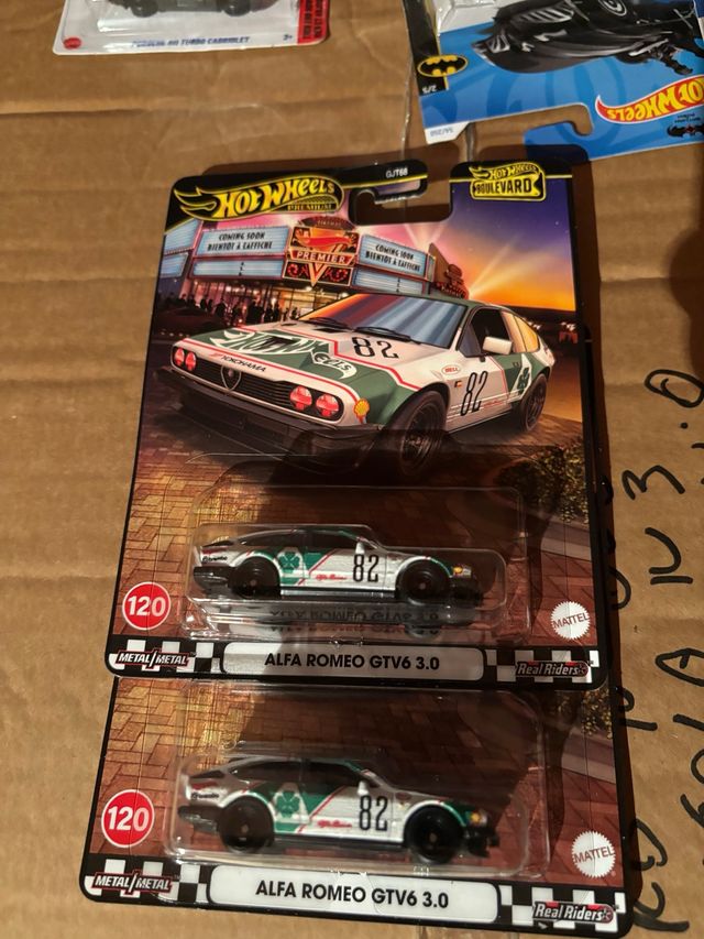 Hot Wheels Premium Alfa Romeo GTV6 3.0