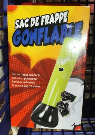 Saco de boxeo infantil con guantes