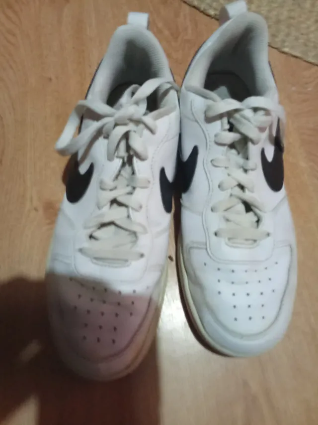 Zapatillas Nike Blancas y Negras