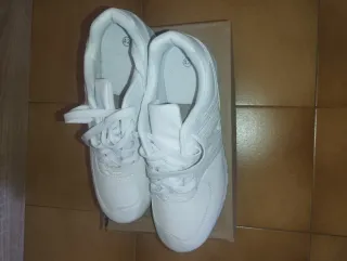 Zapatillas blancas talla 42