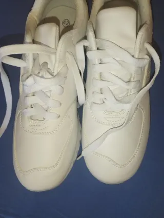 Zapatillas blancas talla 42