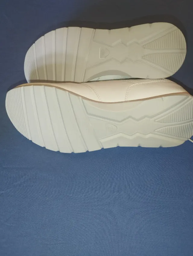 Zapatillas blancas talla 42