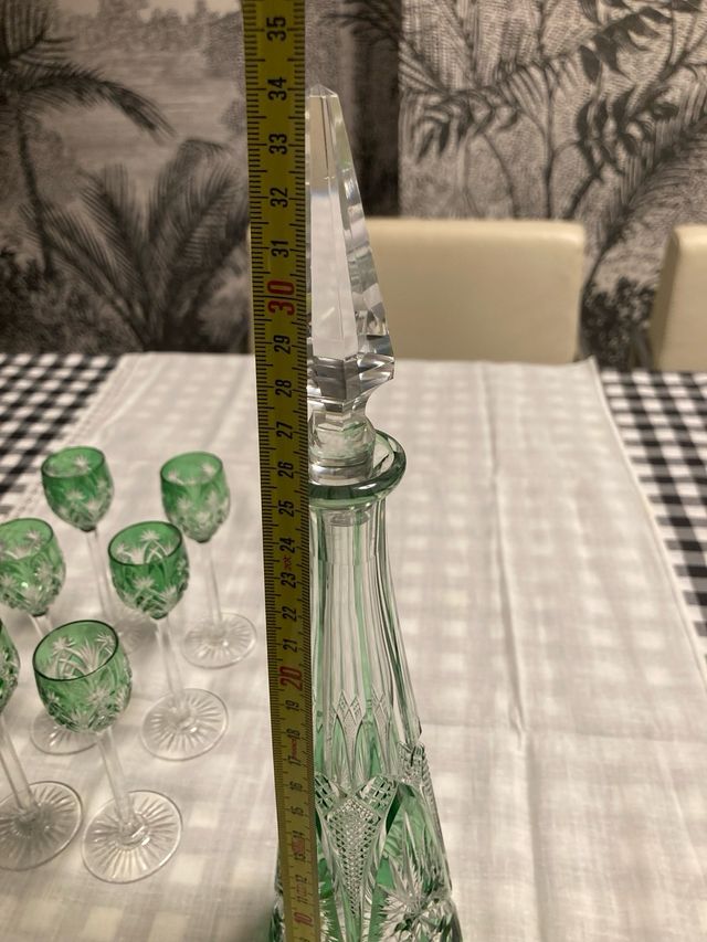 Licorera verde con 6 copas