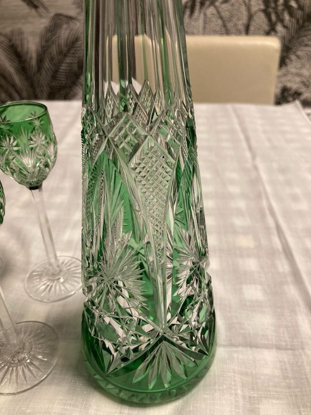 Licorera verde con 6 copas