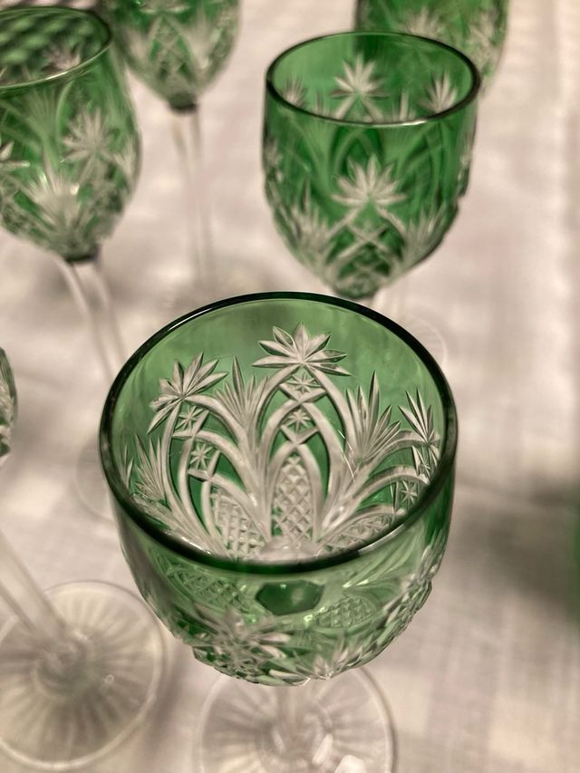 Licorera verde con 6 copas