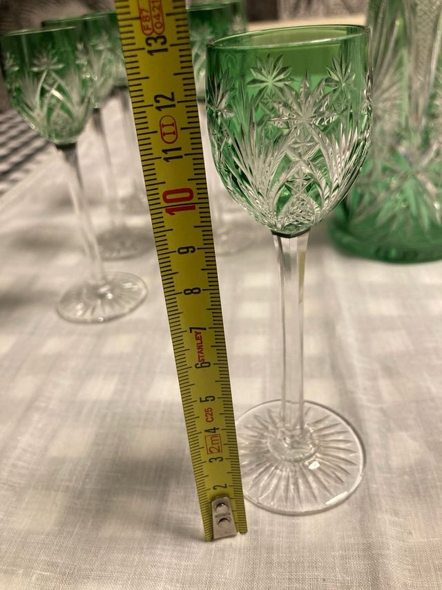 Licorera verde con 6 copas