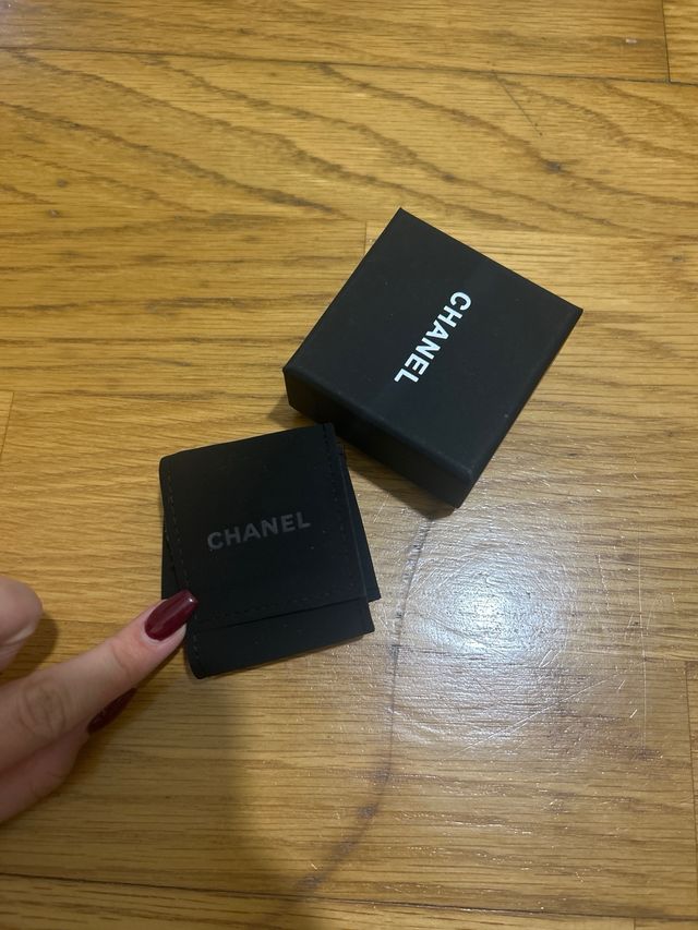 Brincos Chanel CC Pérola Dourado/Prateado