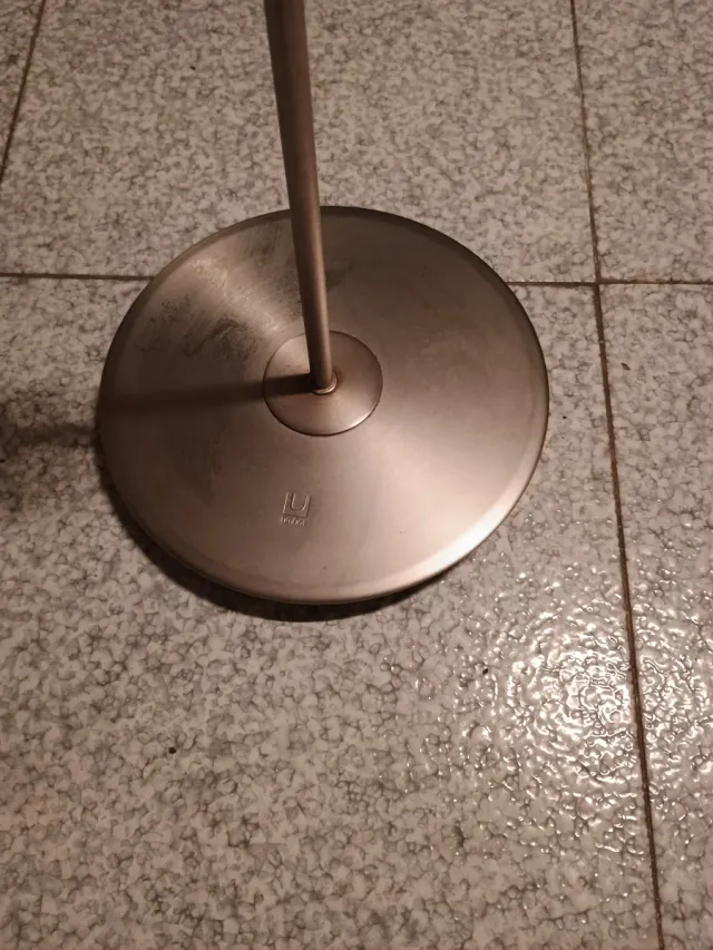 Mesita Auxiliar Umbra Cristal y Aluminio